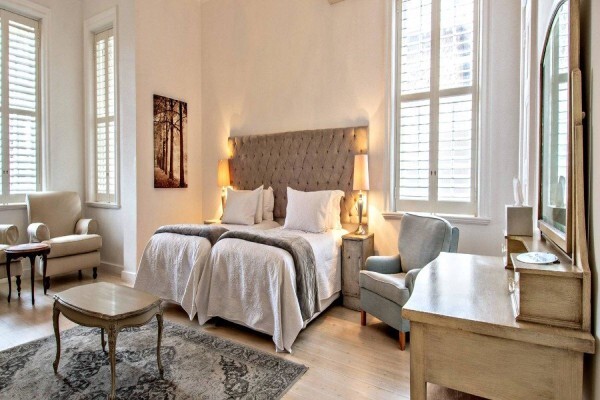 Rhonda'S Manor Guest House