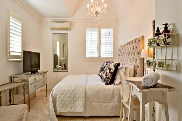 Rhonda'S Manor Guest House