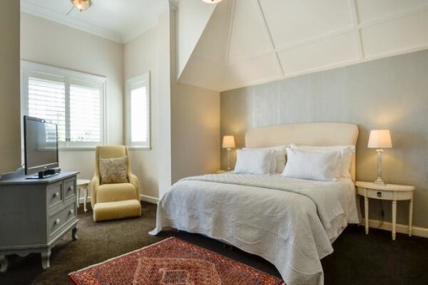 Rhonda'S Manor Guest House