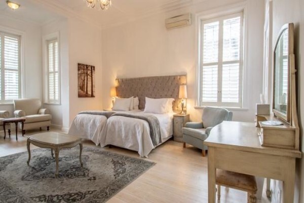 Rhonda'S Manor Guest House