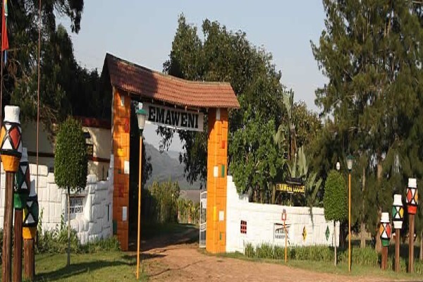 Emaweni Lodge
