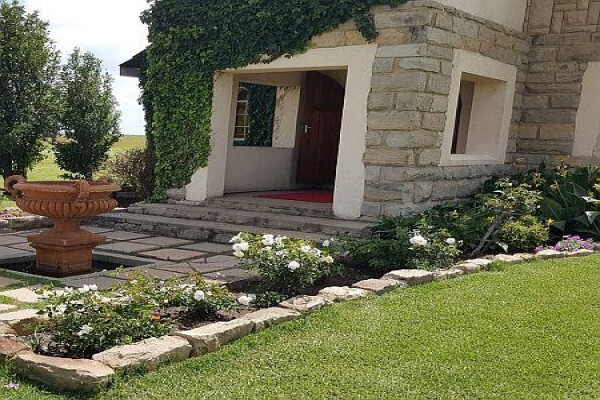Rhino Lodge Game Farm