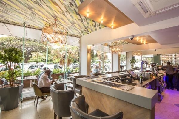 Bel - Aire Suites