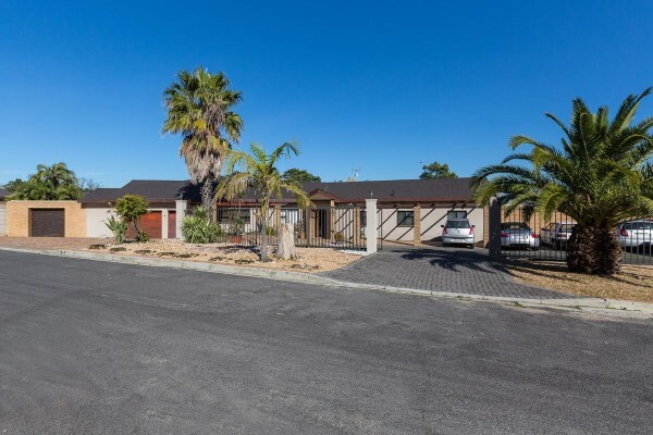7 On Kloof Guesthouse