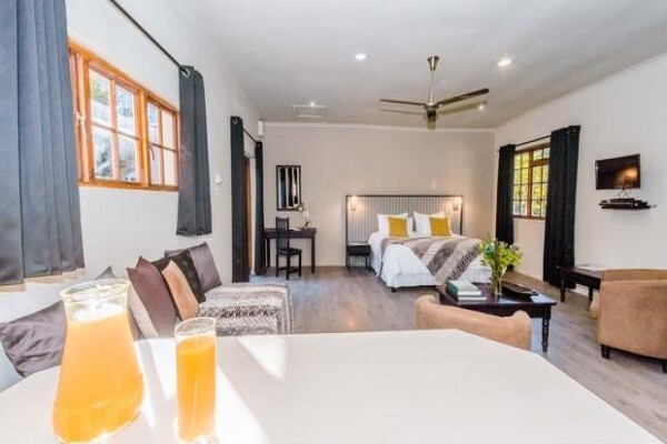 Guest House Le Petit Chateau