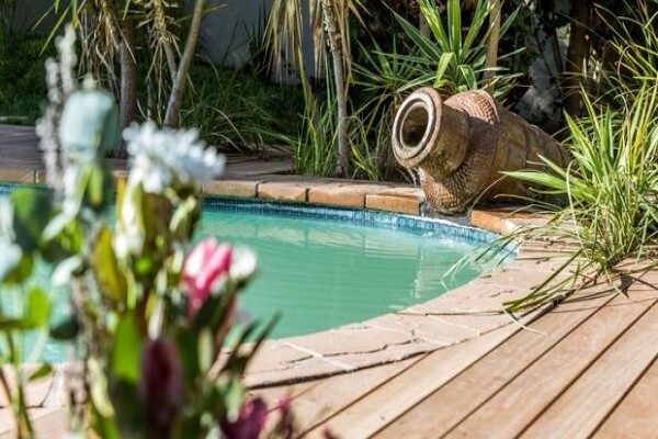 Guest House Le Petit Chateau