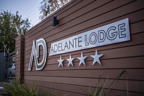 Adelante