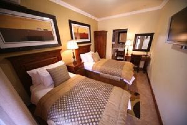 Le Cozmo Guesthouse