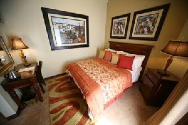 Le Cozmo Guesthouse