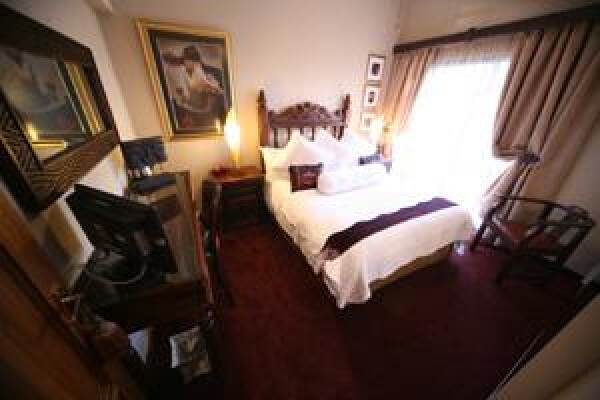 Le Cozmo Guesthouse