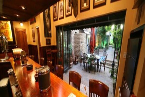 Le Cozmo Guesthouse