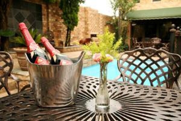 Le Cozmo Guesthouse