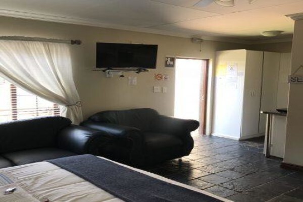 Travellers Nest Guest House And Conference Centre
