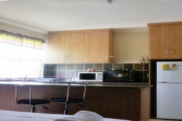 Travellers Nest Guest House And Conference Centre