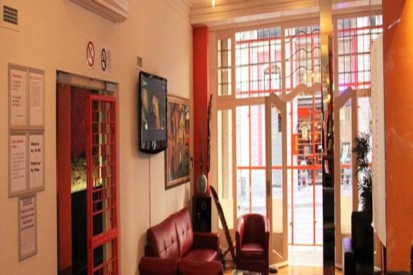 Forty8 Backpackers Hotel