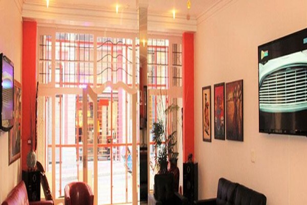 Forty8 Backpackers Hotel