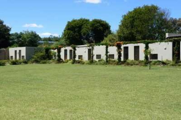 Pin Oaks Kennels