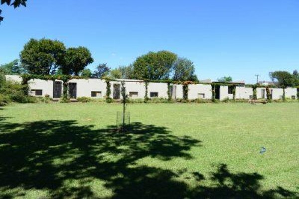 Pin Oaks Kennels