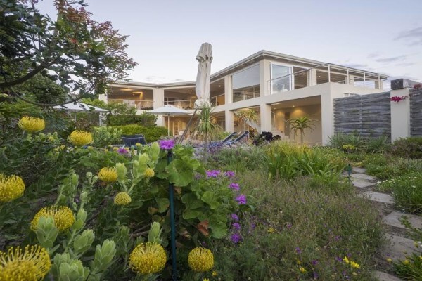 Bahari Beach House