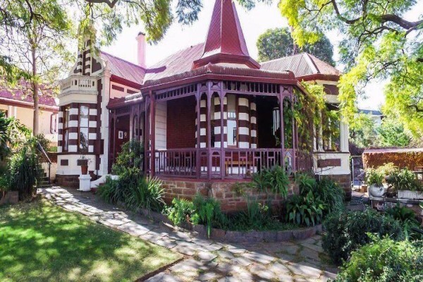 Melvin Residence Guest House