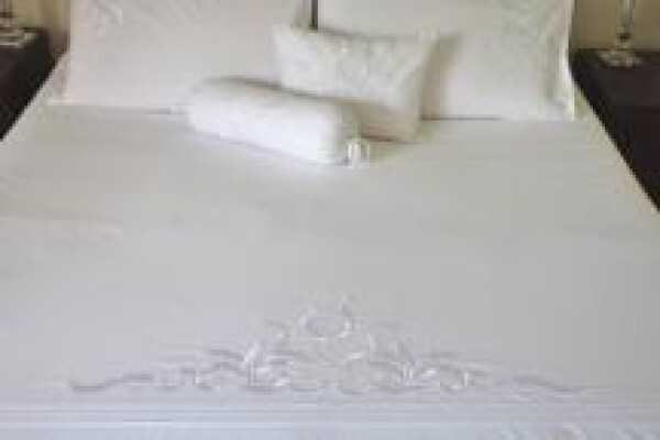 Lyons Linens