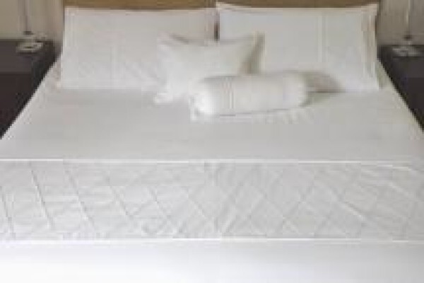 Lyons Linens