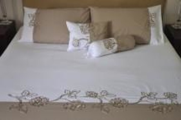 Lyons Linens