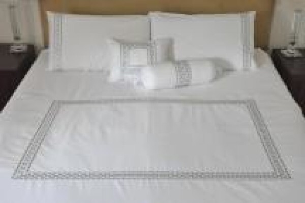 Lyons Linens