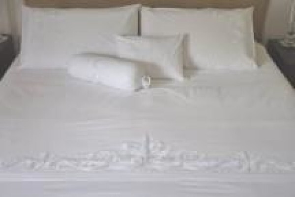 Lyons Linens