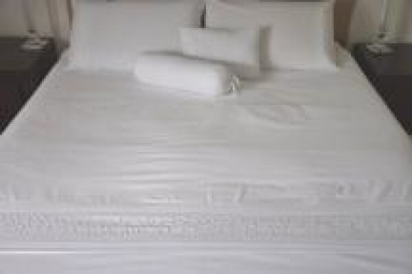 Lyons Linens