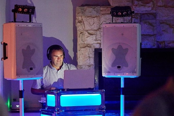 The Wedding Dj