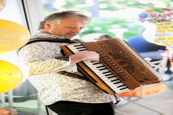 Background Accordion Music