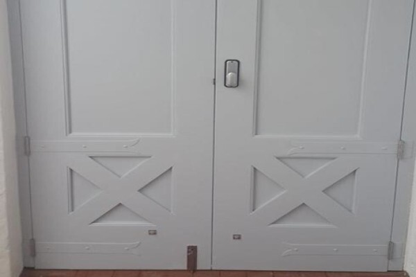 Decor Hardware