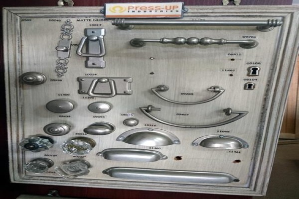 Decor Hardware