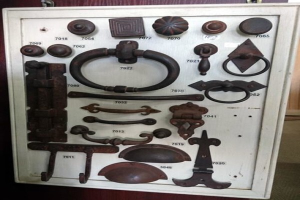 Decor Hardware