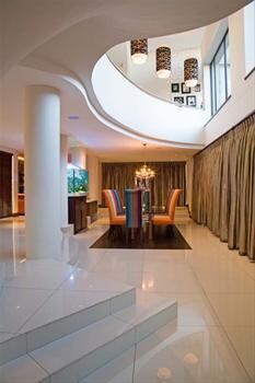 Petite Home Decor