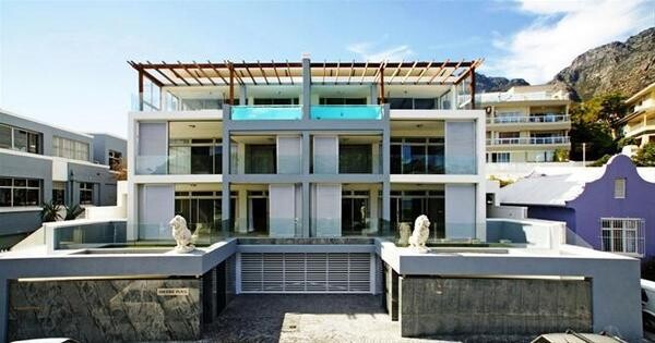 Richard Honikman Architects Cc & Associates