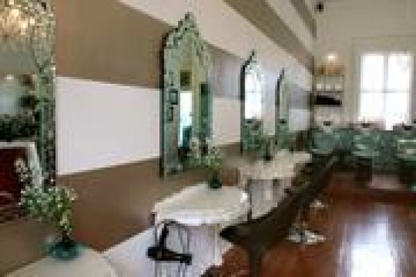 Mooi Hair And Beauty Salon