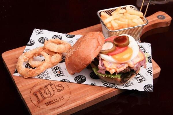 Rj'S Hillcrest