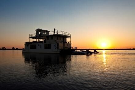 African Safari Guru And Tours
