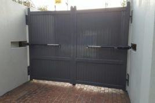 Paul'S Gates