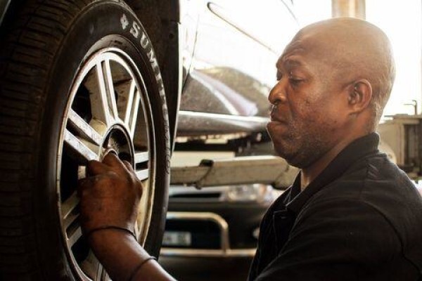 Revolution Steering Specia