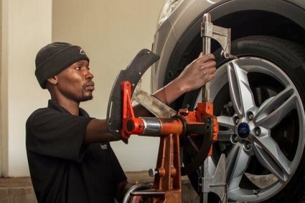 Revolution Steering Specia