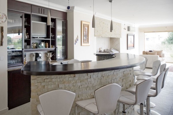 M&R Kitchen