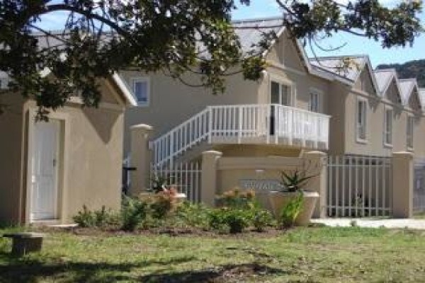 Sedgefield Real Estate - Re/Max Lakes
