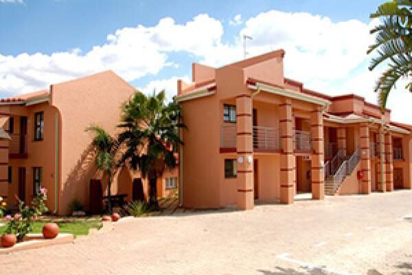 Eagle'S Nest Lodge & Convention Centre