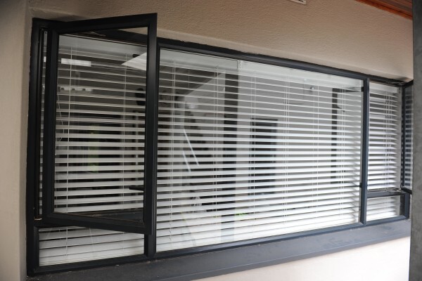 Viewprotect - Armed, Transparent Burglar Bars