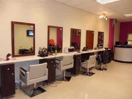 Afro Republic Unisex Hair & Beauty Studio