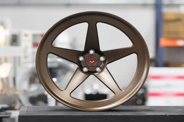 Lalla'S Tyres & Mags