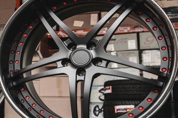 Lalla'S Tyres & Mags